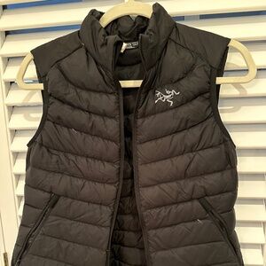 Arc'terx size small cerium vest - RETAILS $300